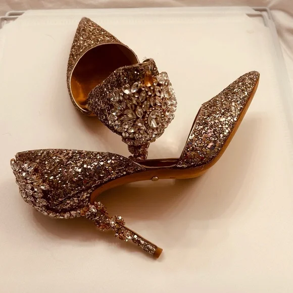 Gold Badgley Mischka Size 1/2 pump glamour sequins rhinestones